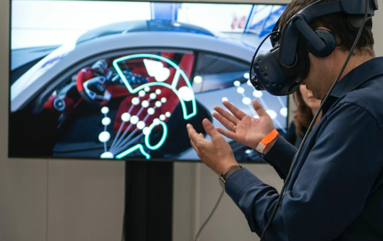 VR-briller og bilsimulatorer kan bli en del av fremtidens trafikkopplæring